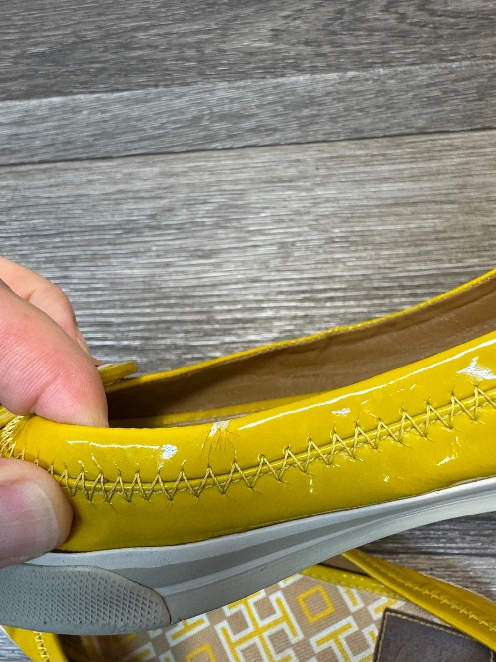 Tory Burch Yellow Patent Logo Ballet Flats woman’s SZ 7 (h49)